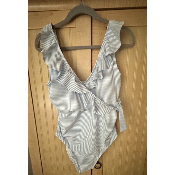 Kindred Bravely Ruffle Wrap Maternity & Nursing One Piece Swimsuit Size S Womens - Picture 5 of 5